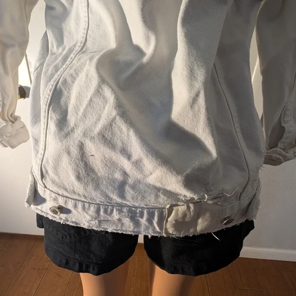 White denim jacket with a distressed look Size XS - Picture 5 of 6